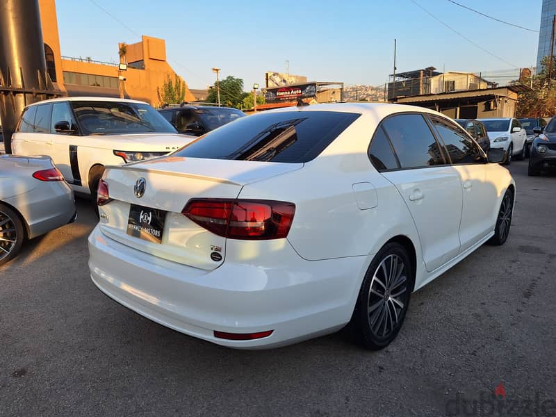 Volkswagen Jetta 2.0T اجنبية تسجيا قديم 2