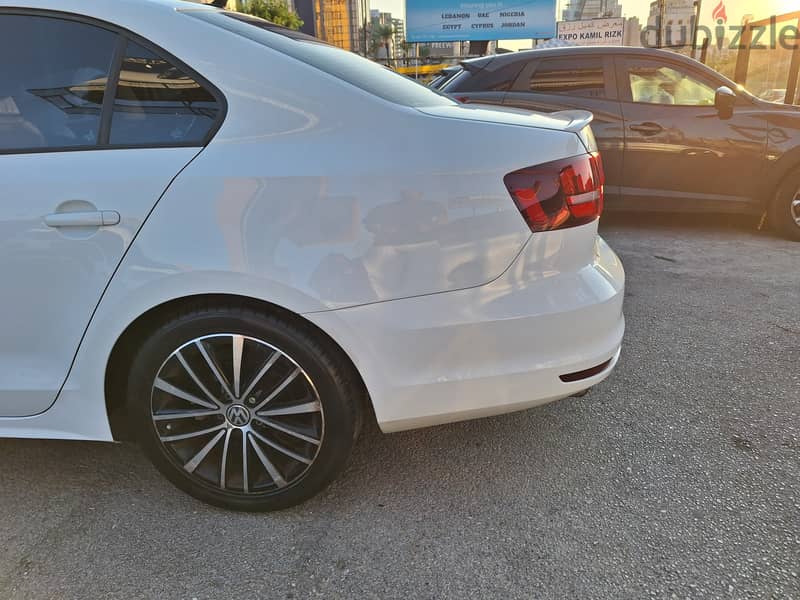 Volkswagen Jetta 2.0T اجنبية تسجيا قديم 6