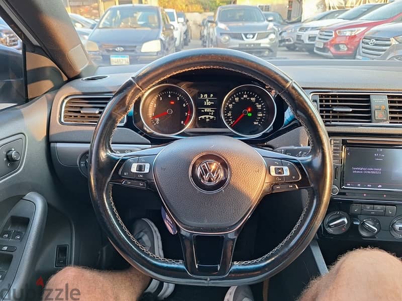 Volkswagen Jetta 2.0T اجنبية تسجيا قديم 11