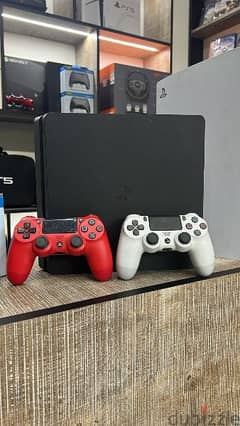 ps4 slim 2 orginal controllers 0