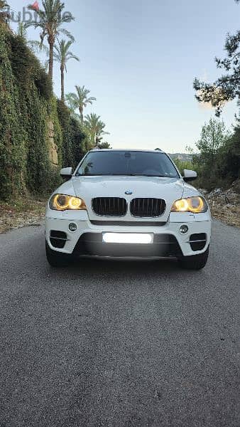 BMW X5 2011 1