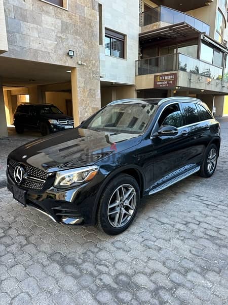 Mercedes GLC 300 AMG-line 4matic 2017 black on black (clean carfax) 1