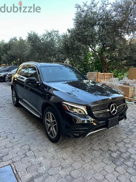 Mercedes GLC 300 AMG-line 4matic 2017 black on black (clean carfax) 2