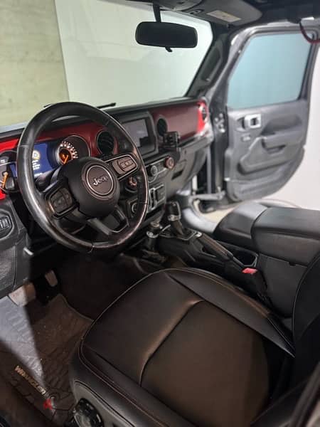 Jeep Wrangler 2020 in excellent condition 8