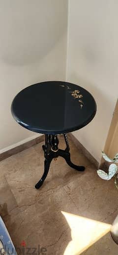 Round corner table 0