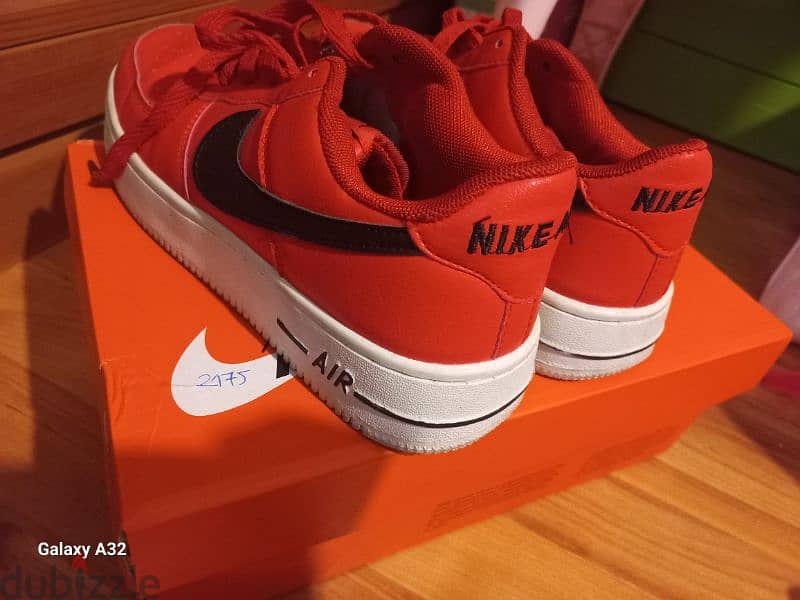 NIKE AIRFORCE 1 RED BLACK SIZE 40 MADE IN VIETNAM 1