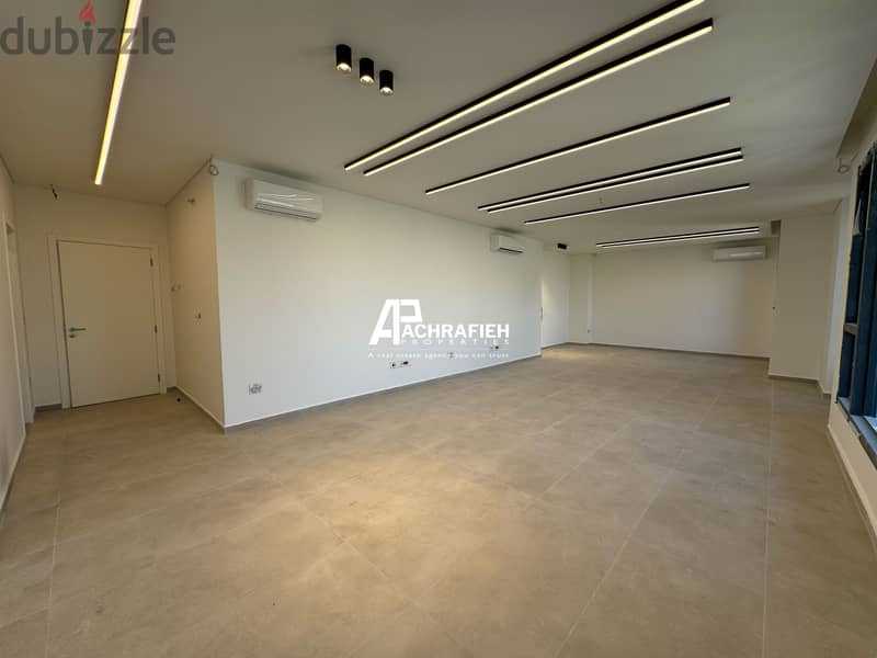 Office for Rent In Achrafieh - مكتب للإجار في الأشرفية 3