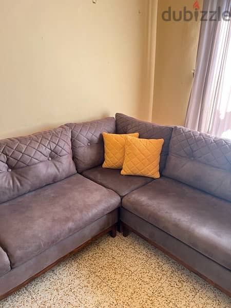 living room available in aley 6