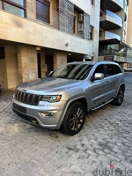 Jeep Grand Cherokee Limited Plus 75th anniversary 2017 gray on black 2