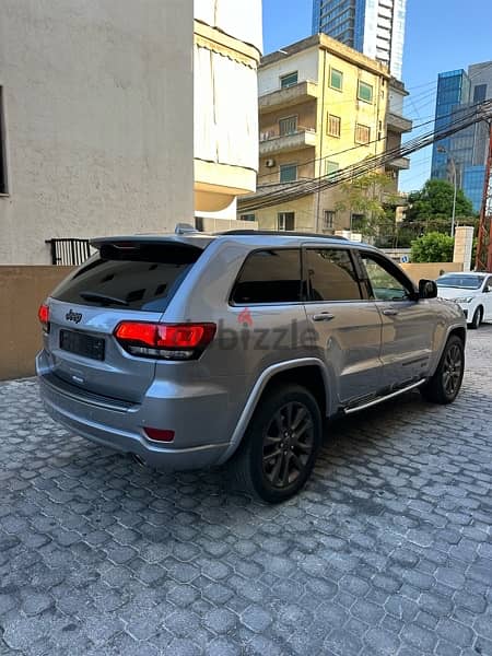 Jeep Grand Cherokee Limited Plus 75th anniversary 2017 gray on black 3