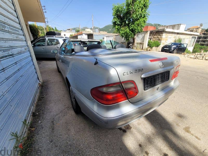 Mercedes-Benz CLK-Class 2000 6