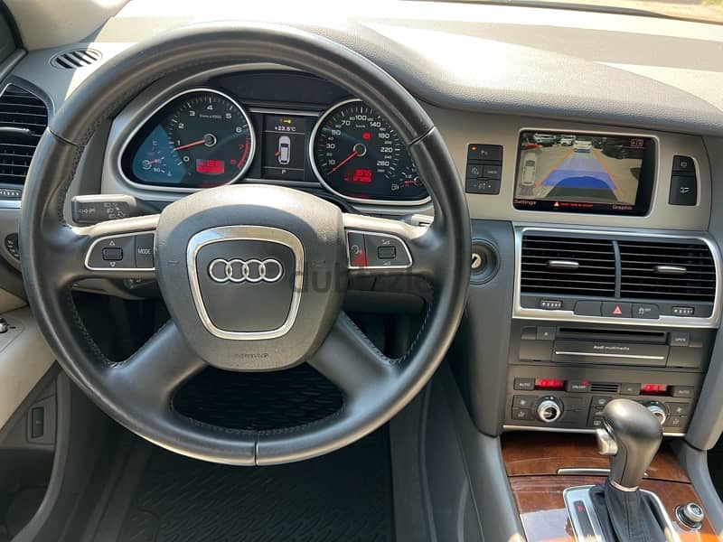 Audi Q7 2011 12