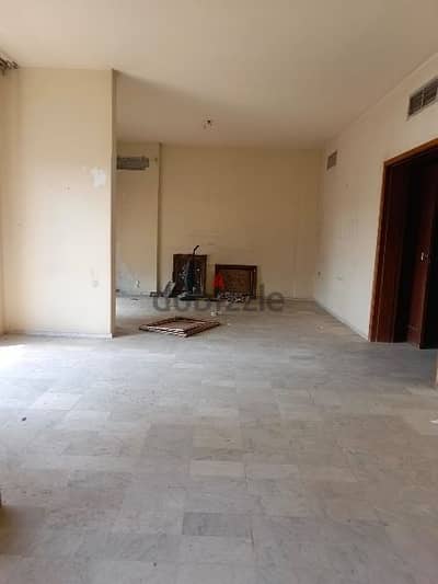 Sea View l 220 SQM Apartment in Ramlet el Bayda .