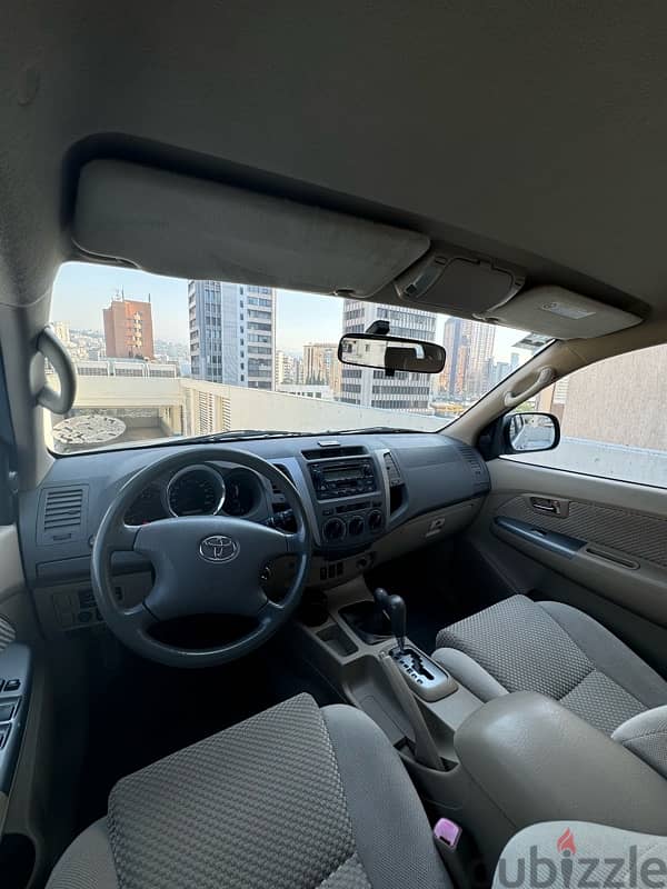 Toyota Fortuner 2010 6