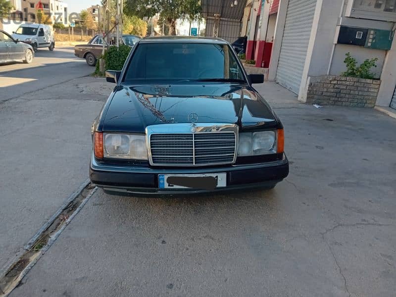 Mercedes-Benz 200 Series 1992 2