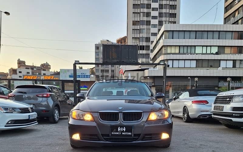 BMW 325i Model 2006 0