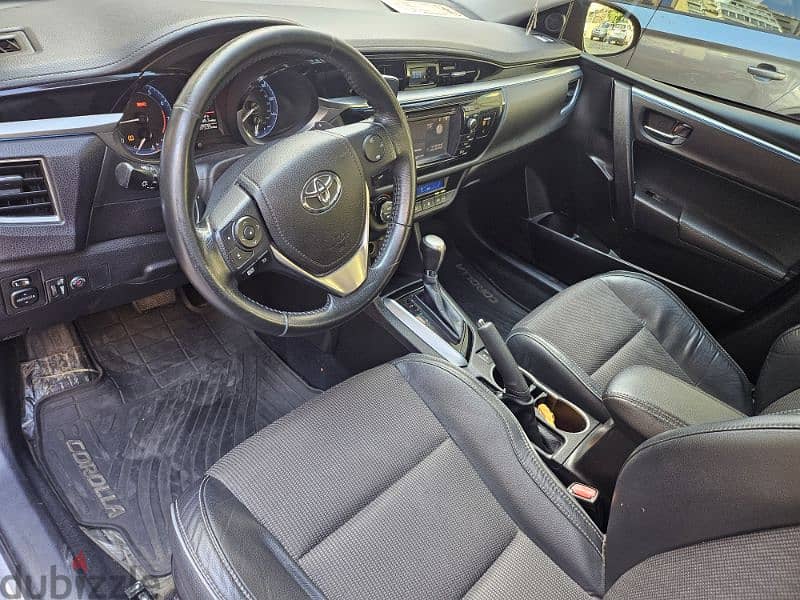 Toyota Corolla S for sale 2015. key less . full option 3