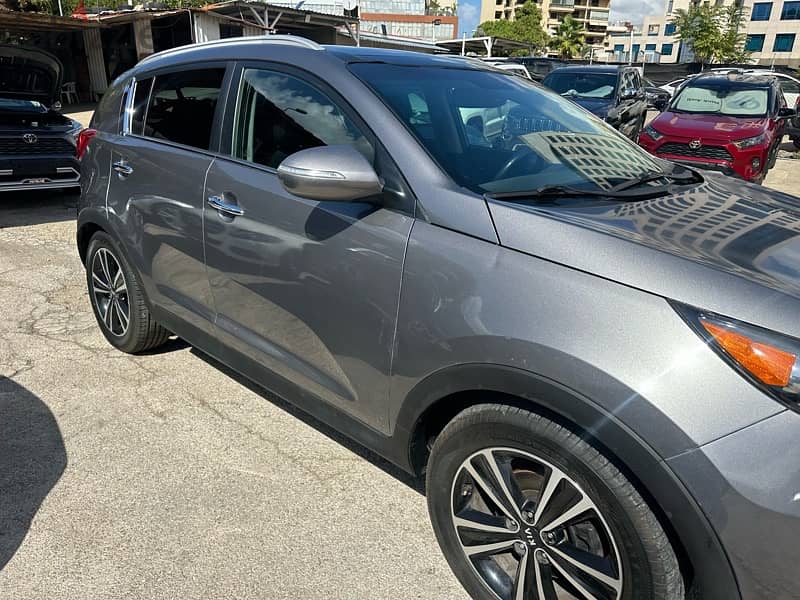 Kia Sportage 2016 Sx GDI like new 3