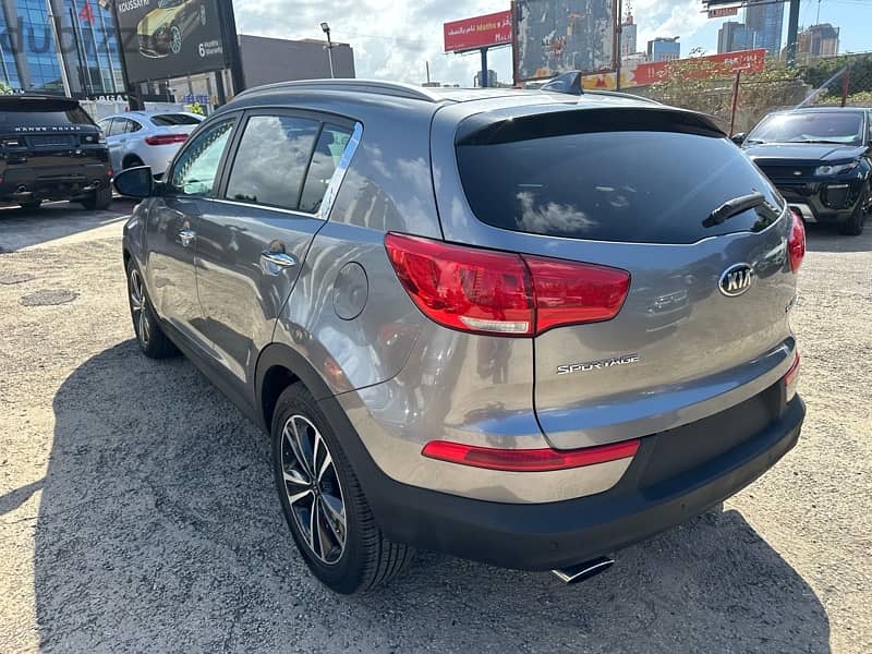 Kia Sportage 2016 Sx GDI like new 9