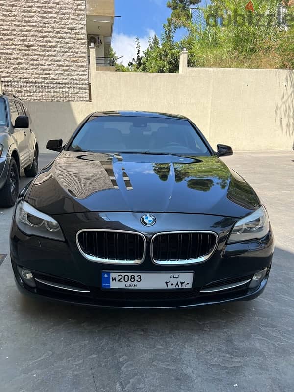 BMW 5-Series 2011 8