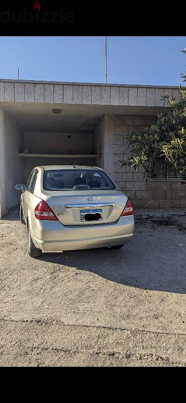 Nissan Tiida 2010 خارقة النظافة 3