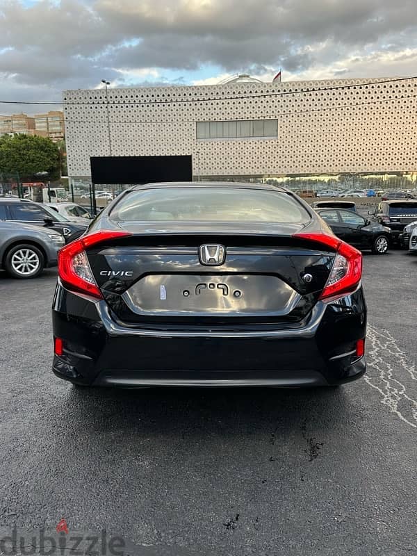 Honda Civic 2019 5