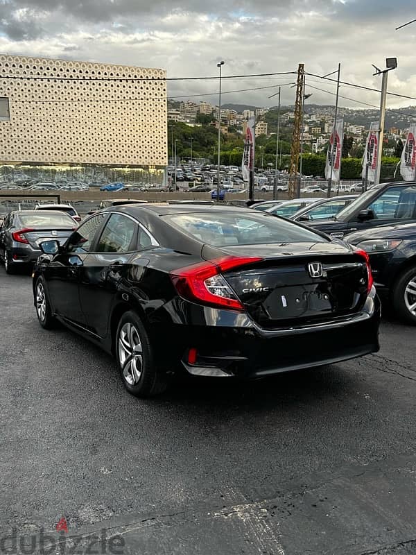 Honda Civic 2019 6