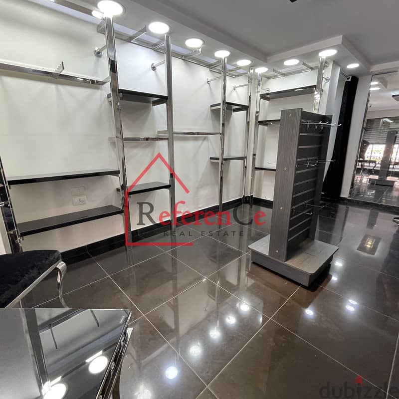 Triplex shop for rent in Bauchrieh محل ثلاثي للإيجار في البوشرية 2