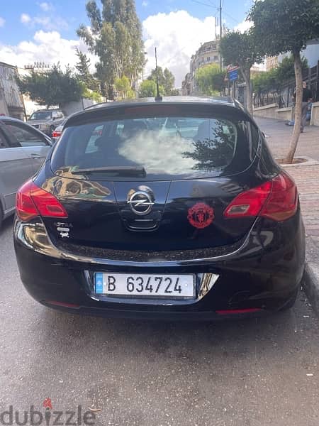 Opel Astra 2010 1