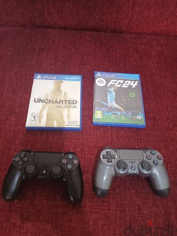 PS4 pro used, super clean, with 2 CDs, 2 controllers 2