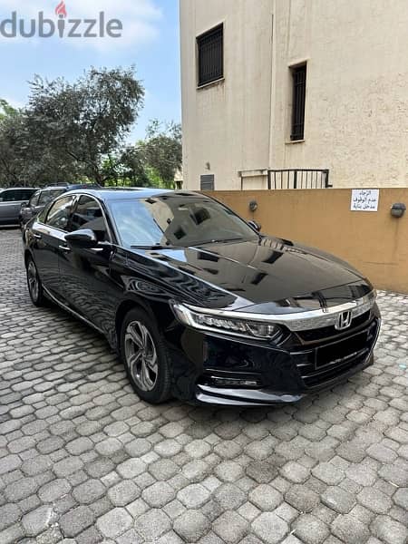 Honda Accord Touring 2019 black on black (company source) 2