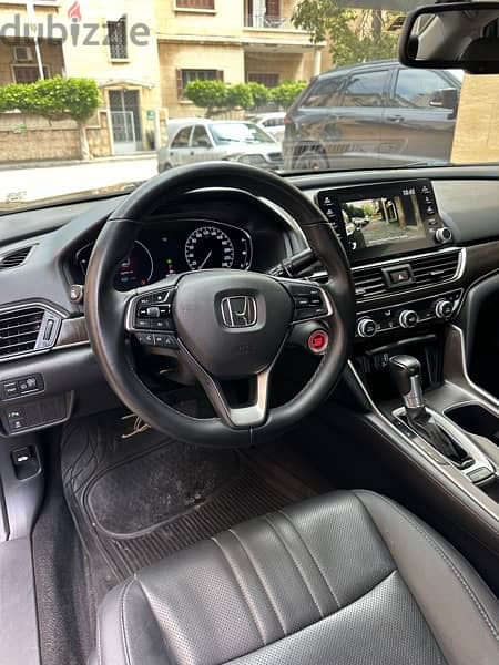 Honda Accord Touring 2019 black on black (company source) 9