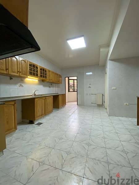 Spacious apartment + terrace for Rent or Biyada 8