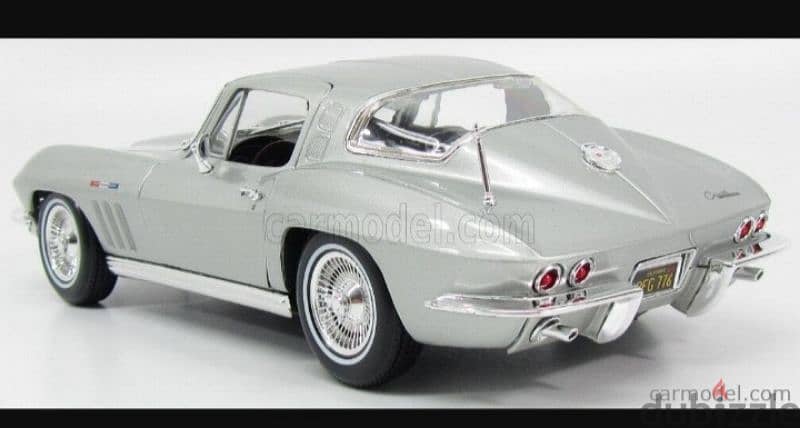 1965 Chevrolet Corvette diecast car model 1;18. 2