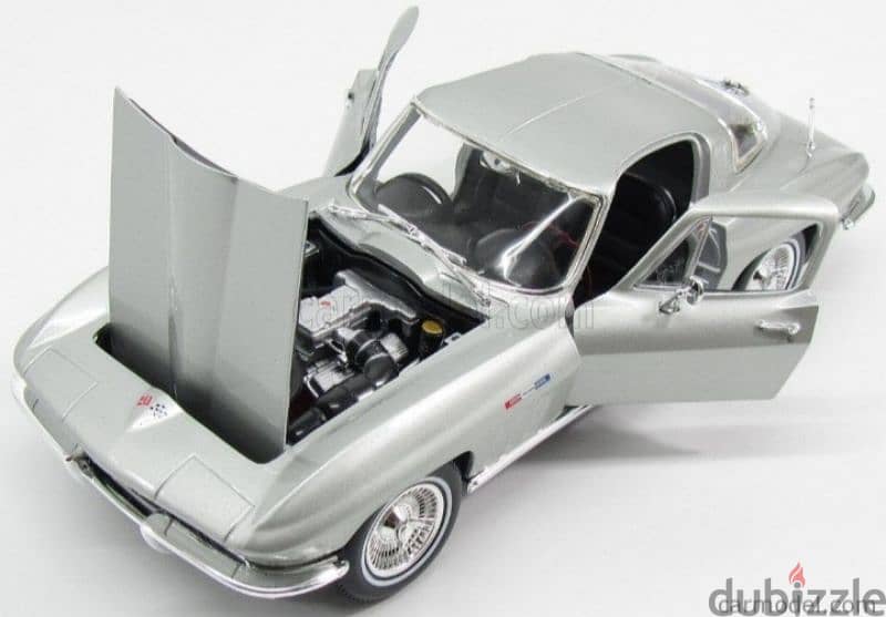 1965 Chevrolet Corvette diecast car model 1;18. 5