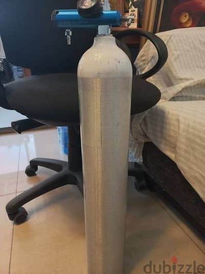 oxygen cylinder