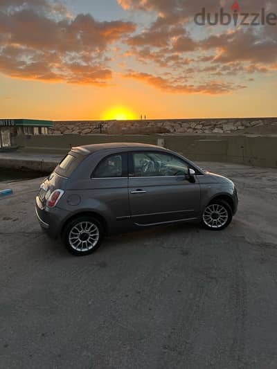 Fiat 500C 2011 convertible (negotiable)