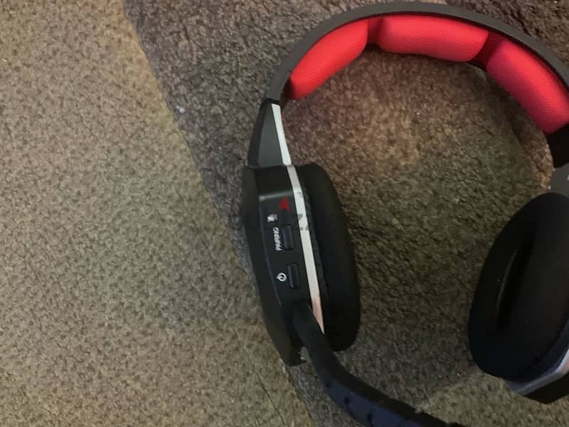 VERY CHEAP GOOD QUALITY AND VERY COMFY GAMING HEADSET ONLY 35$ !! 5