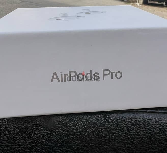 Apple airpods pro 2 (2nd generation) new and seald 2