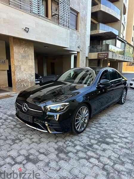 Mercedes E 200 AMG-line 2021 black on black (13000 km) 1