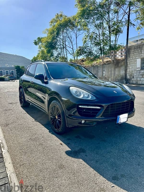 Porsche Cayenne 2011 3