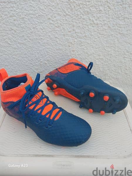 pro football shoes 3