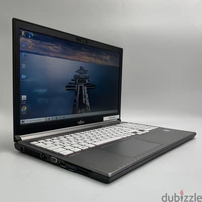 2274 Used Laptop Fujitsu Seimens E756 Core i5 6200U 6th Gen 8GB DDr4