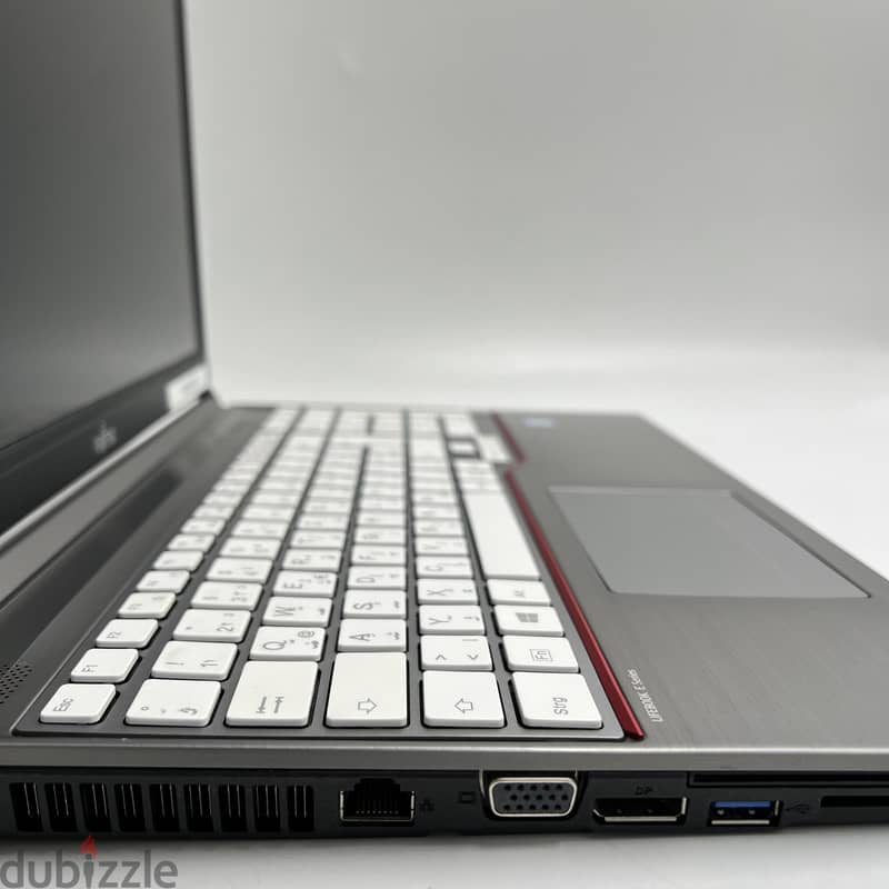 2274 Used Laptop Fujitsu Seimens E756 Core i5 6200U 6th Gen 8GB DDr4 3