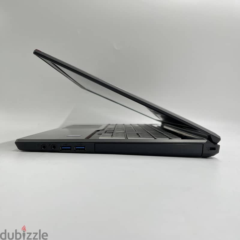 2274 Used Laptop Fujitsu Seimens E756 Core i5 6200U 6th Gen 8GB DDr4 4