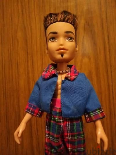 BRATZ BOYZ EITAN ROCK IT 2003 Great wearing doll bend legs +Shoes=23$