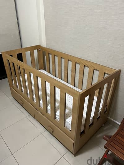 Baby crib wooden