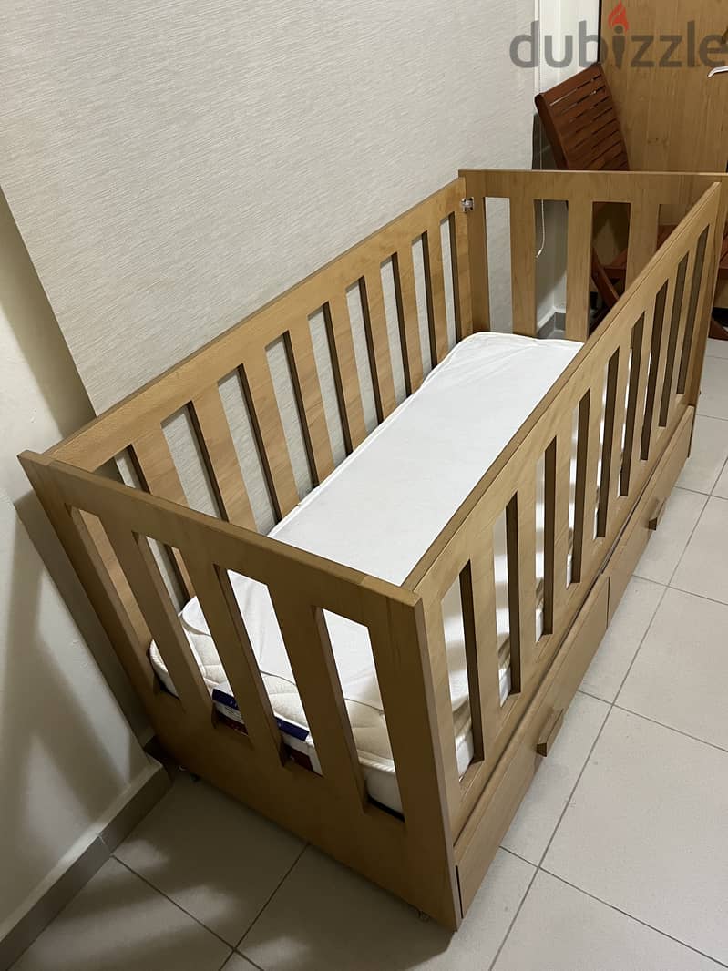 Baby crib wooden 3