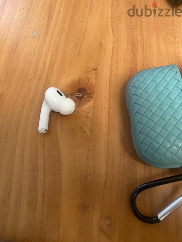 AirPods Pro 2 Type C with cover 3