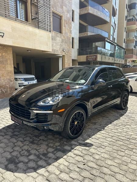 Porsche Cayenne 2017 black on black (clean carfax) 1